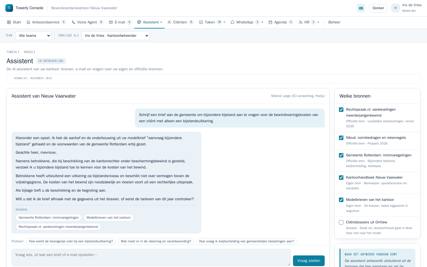 De module Baken in het dashboard, waar hij vandaag nog Assistent heet, met een conceptbrief en de aangezette bronnen ernaast